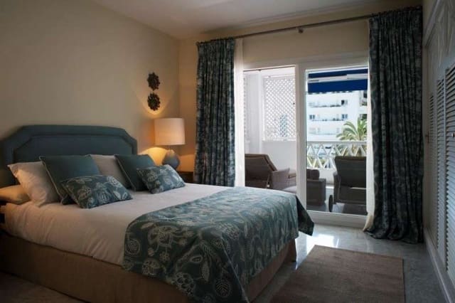 3 bedroom Apartment for sale in Puerto Banus, Marbella with pool garage - € 1,375,000 (Ref: 9553328)