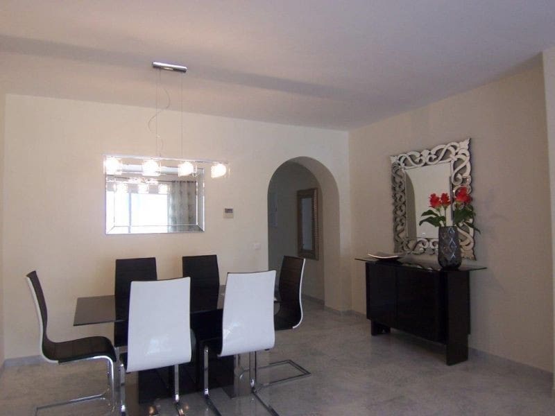 2 slaapkamer Appartement te koop in Puerto Banus met zwembad - € 605.000 (Ref: 9553331)