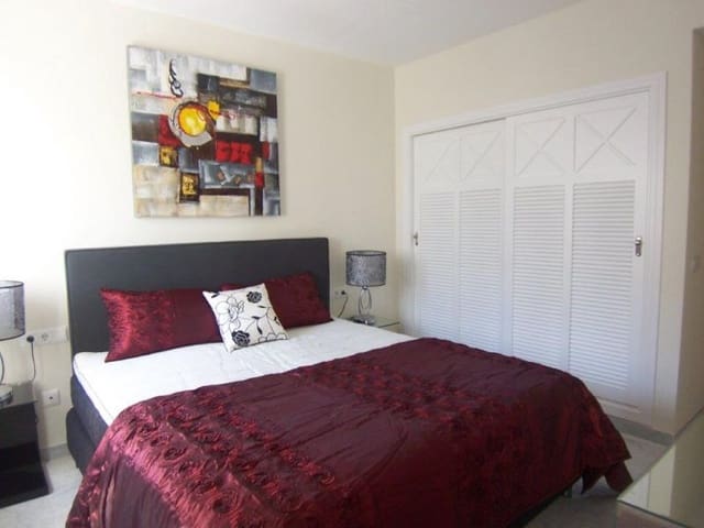 2 slaapkamer Appartement te koop in Puerto Banus, Marbella met zwembad - € 605.000 (Ref: 9553331)