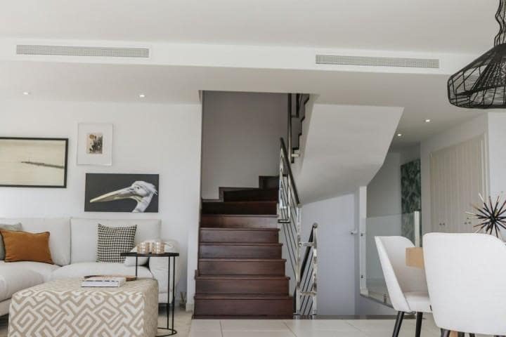 4 soveværelse Villa til salg i Benalmadena med swimmingpool - € 575.000 (Ref: 9553352)