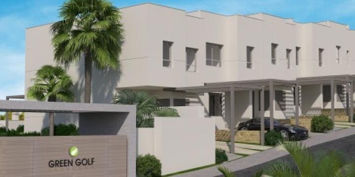 3 makuuhuone Omakotitalo myytävänä paikassa Estepona mukana uima-altaan 
autotalli - 340 000 € (Ref: 9553355)