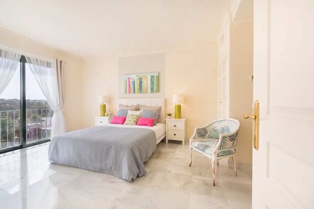 Apartamento de 2 habitaciones en Benahavís en venta con piscina garaje - 417.500 € (Ref: 9553374)