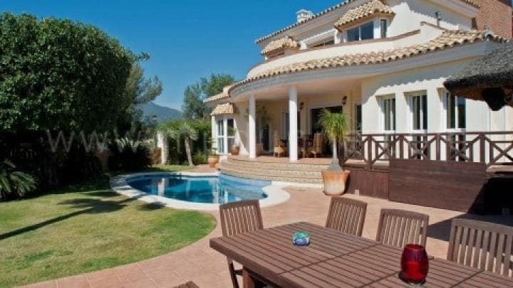 4 chambre Villa/Maison à vendre à Marbella avec piscine garage - 1 195 000 € (Ref: 9553400)
