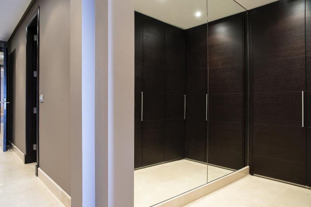 2 bedroom Apartment for sale in Puerto Banus with pool garage - € 1,790,000 (Ref: 9553405)