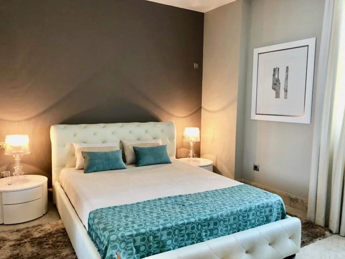 Apartamento de 3 habitaciones en Marbella en venta con piscina - 850.000 € (Ref: 9553406)