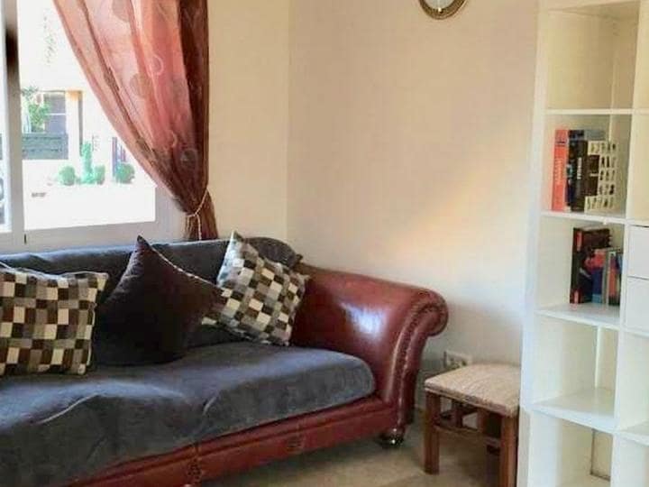 3 makuuhuone Omakotitalo myytävänä paikassa Marbella mukana uima-altaan - 315 000 € (Ref: 9553409)