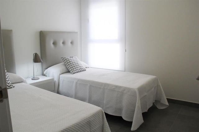 Apartamento de 3 habitaciones en Marbella en venta con piscina garaje - 375.000 € (Ref: 9553414)