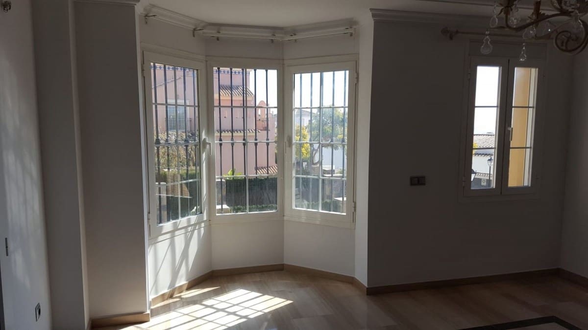 Chalet de 5 habitaciones en Marbella en venta con piscina garaje - 1.490.000 € (Ref: 9553424)