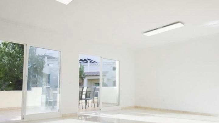 4 makuuhuone Omakotitalo myytävänä paikassa Marbella mukana uima-altaan 
autotalli - 395 000 € (Ref: 9553426)