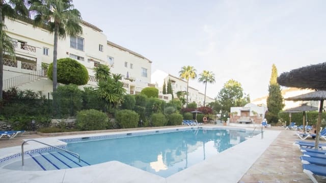 4 slaapkamer Huis te koop in Marbella met zwembad garage - € 395.000 (Ref: 9553426)