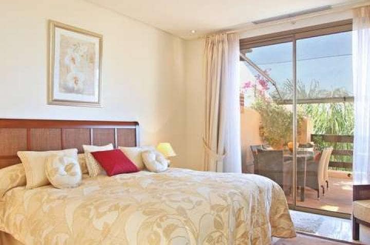 2 sovrum Takvåning till salu i Marbella med pool garage - 1 100 000 € (Ref: 9553446)