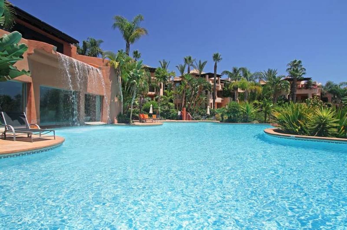 2 sovrum Takvåning till salu i Marbella med pool garage - 1 100 000 € (Ref: 9553446)