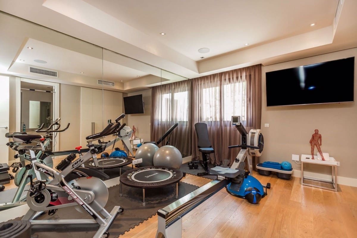 5 soveværelse Villa til salg i Marbella med swimmingpool garage - € 1.950.000 (Ref: 9553448)