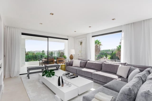 5 bedroom Villa for sale in Marbella with pool garage - € 2,450,000 (Ref: 9553452)