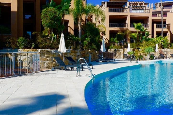 3 quarto Penthouse para venda em Marbella com piscina garagem - 1 300 000 € (Ref: 9553455)