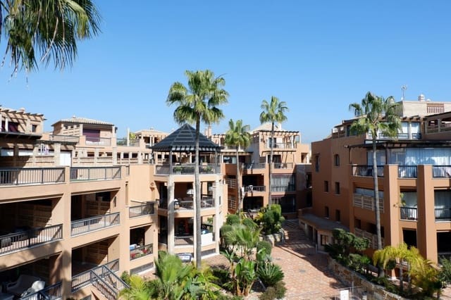 3 quarto Penthouse para venda em Marbella com piscina garagem - 1 300 000 € (Ref: 9553455)