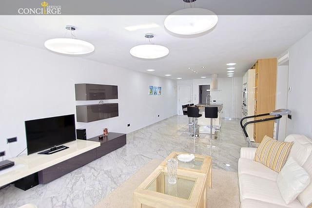 Apartamento de 3 habitaciones en Puerto Banus, Marbella en venta con piscina garaje - 1.250.000 € (Ref: 9553456)