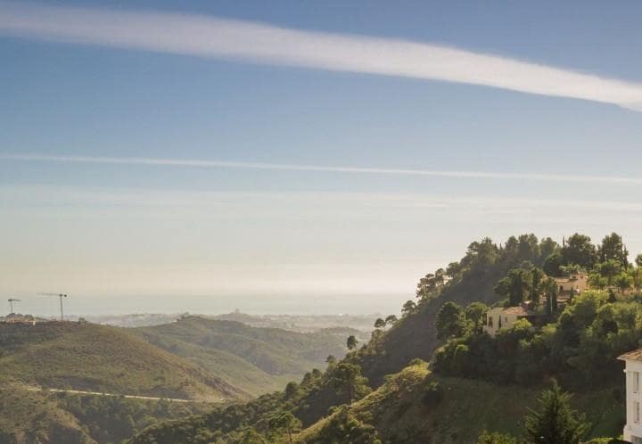 5 bedroom Villa for sale in Benahavis with pool garage - € 3,500,000 (Ref: 9553461)