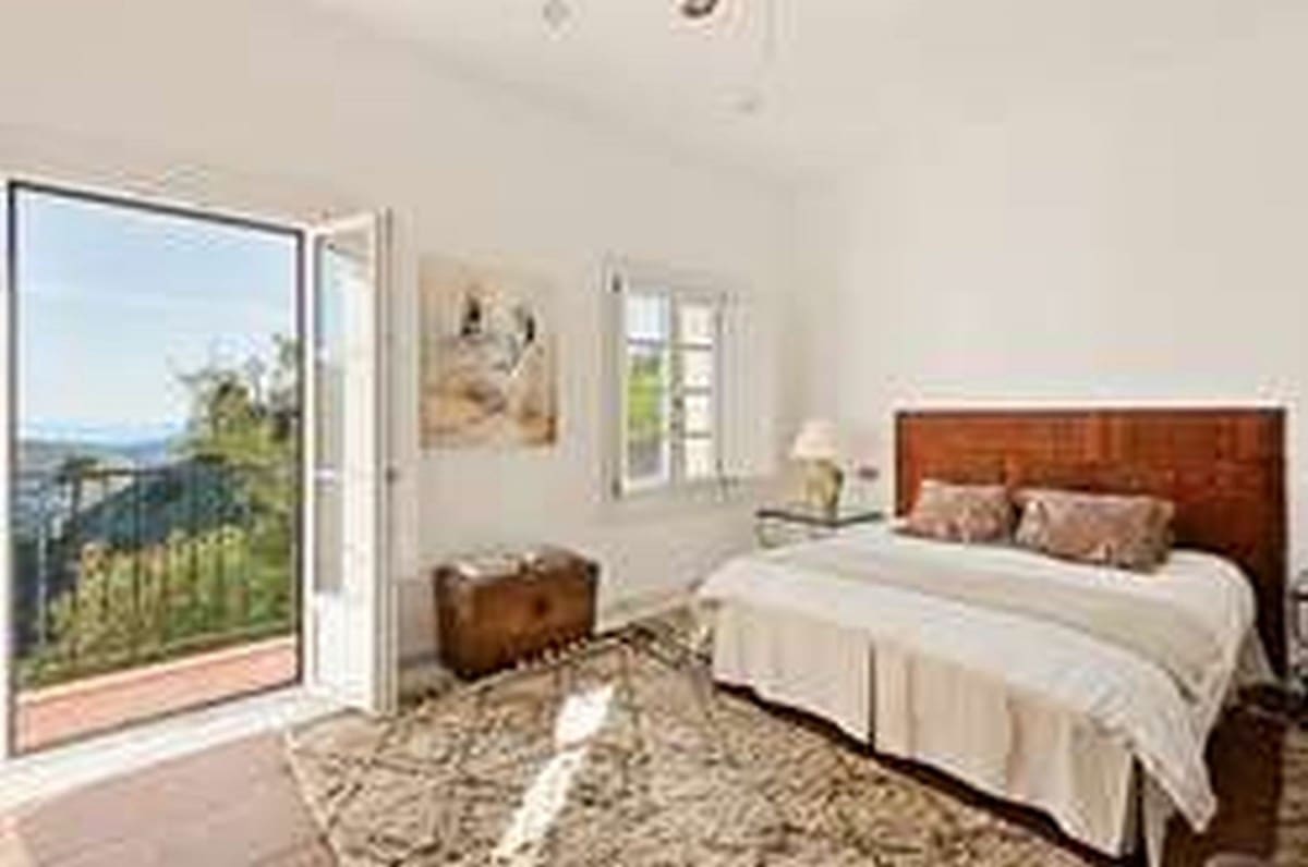 5 bedroom Villa for sale in Benahavis with pool garage - € 3,500,000 (Ref: 9553461)