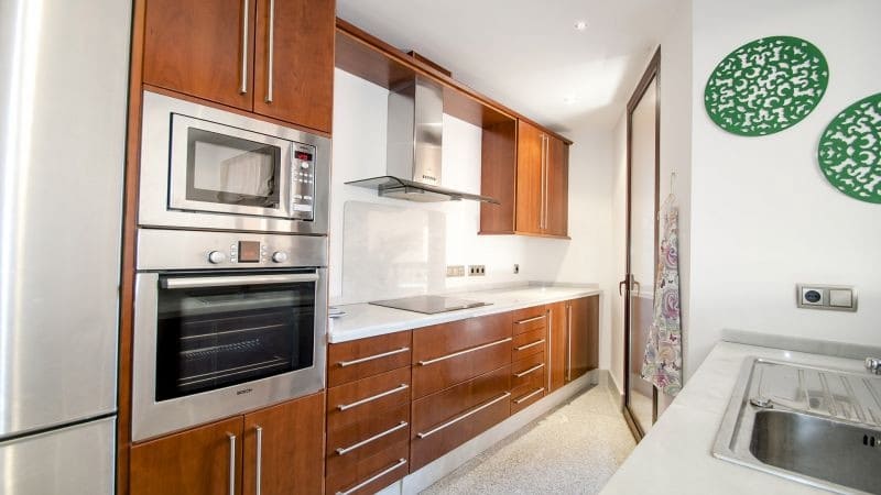 Apartamento de 2 habitaciones en Marbella en venta con piscina garaje - 695.000 € (Ref: 9553464)