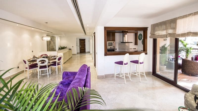 Apartamento de 2 habitaciones en Marbella en venta con piscina garaje - 695.000 € (Ref: 9553464)