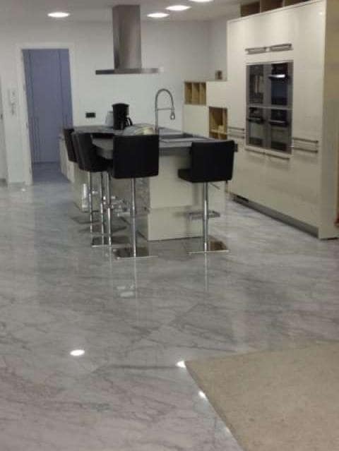 3 quarto Apartamento para venda em Puerto Banus com piscina - 1 200 000 € (Ref: 9553465)