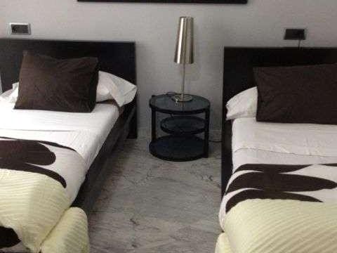 3 quarto Apartamento para venda em Puerto Banus com piscina - 1 200 000 € (Ref: 9553465)