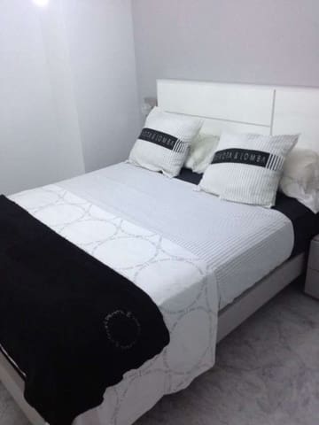 3 quarto Apartamento para venda em Puerto Banus, Marbella com piscina - 1 200 000 € (Ref: 9553465)