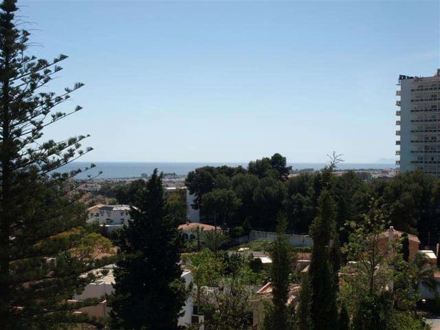 4 soveværelse Byhus til salg i Marbella med swimmingpool - € 899.000 (Ref: 9553472)