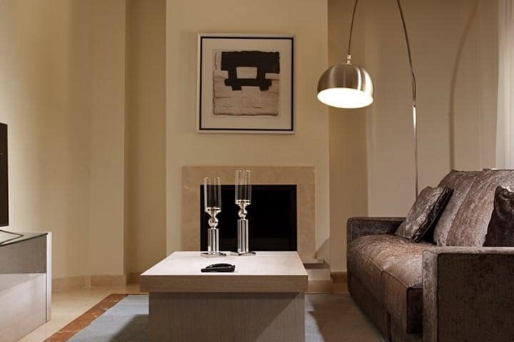 4 bedroom Apartment for sale in Puerto Banus with pool garage - € 1,163,500 (Ref: 9553492)