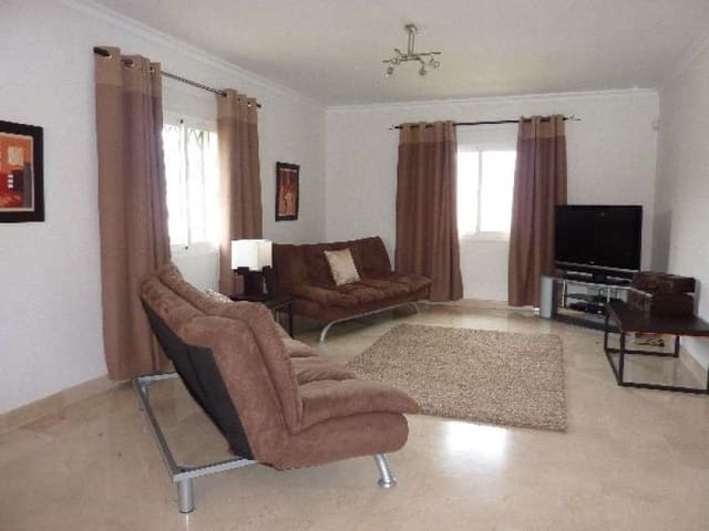 Chalet de 5 habitaciones en Marbella en venta con piscina garaje - 1.495.000 € (Ref: 9553494)