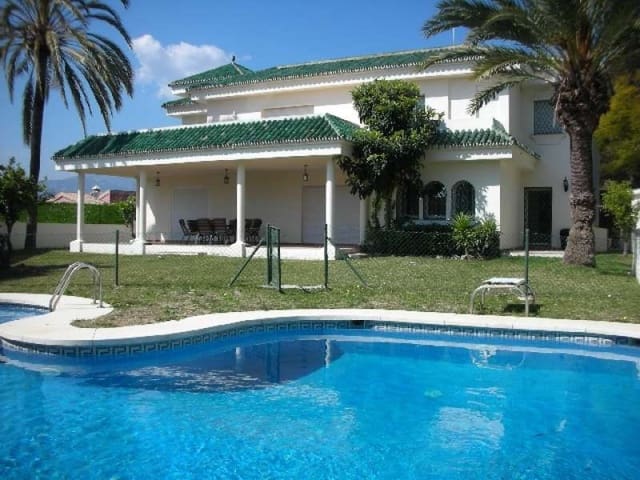 Chalet de 5 habitaciones en Marbella en venta con piscina garaje - 1.495.000 € (Ref: 9553494)