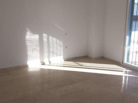 Chalet de 4 habitaciones en Marbella en venta con piscina - 1.200.000 € (Ref: 9553499)