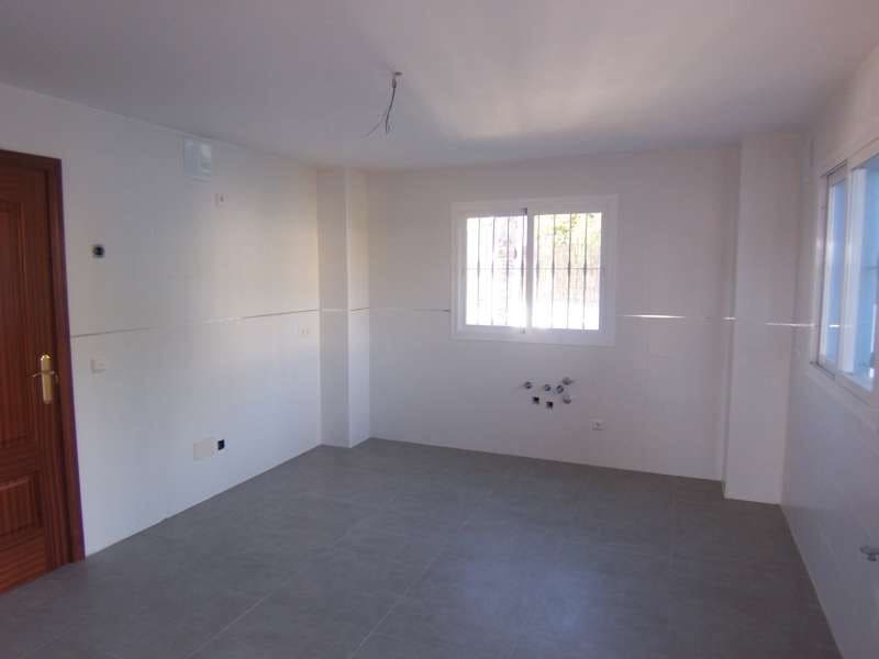 Chalet de 4 habitaciones en Marbella en venta con piscina - 1.200.000 € (Ref: 9553499)