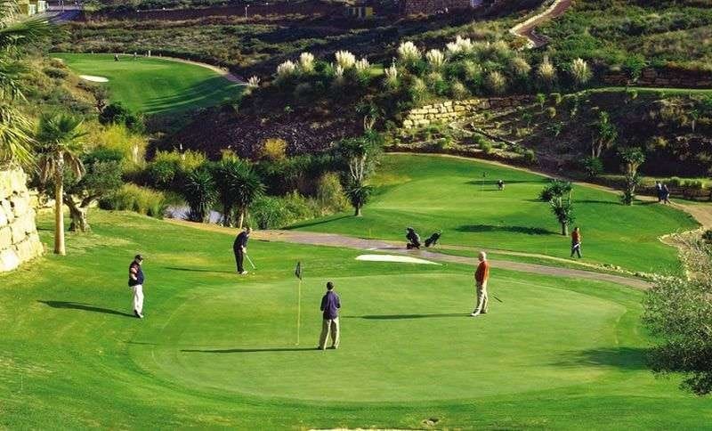 3 bedroom Villa for sale in Marbella with pool garage - € 750,000 (Ref: 9553510)