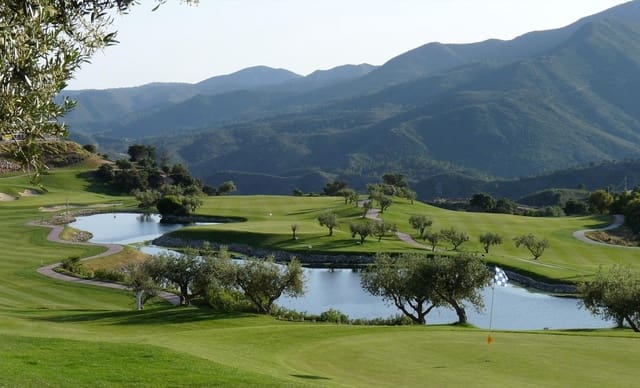 Chalet de 3 habitaciones en Mijas Costa, Mijas en venta con piscina garaje - 625.000 € (Ref: 9553514)