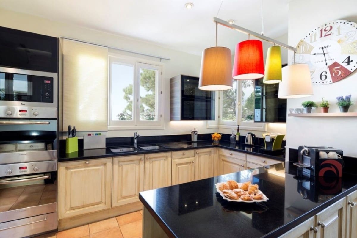 6 soveværelse Villa til salg i Marbella med swimmingpool - € 2.950.000 (Ref: 9553522)