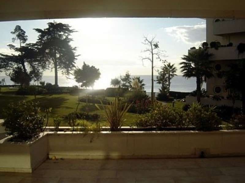 Apartamento de 4 habitaciones en Estepona en venta con piscina - 965.000 € (Ref: 9553526)