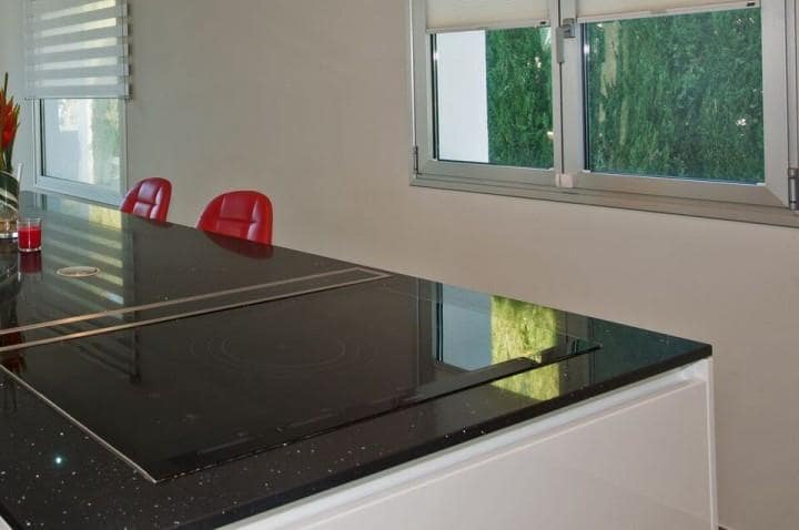 4 quarto Moradia para venda em Puerto Banus com piscina garagem - 1 995 000 € (Ref: 9553531)