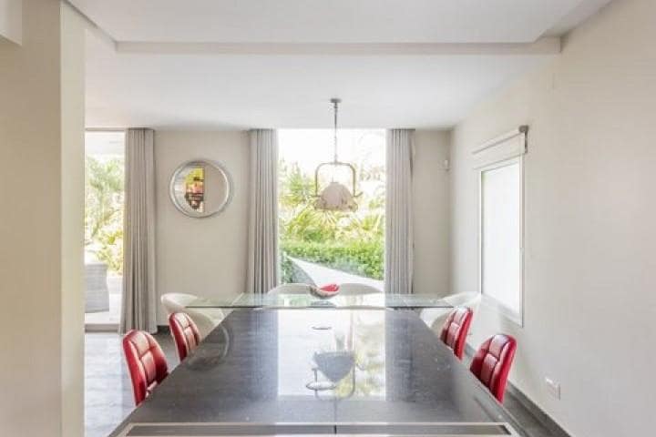 4 quarto Moradia para venda em Puerto Banus com piscina garagem - 1 995 000 € (Ref: 9553531)