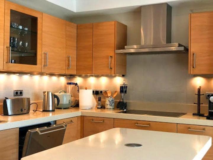 3 quarto Apartamento para venda em Puerto Banus com piscina garagem - 1 350 000 € (Ref: 9553539)