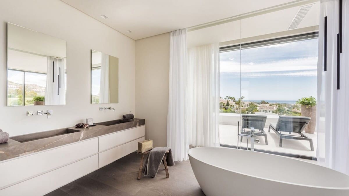 5 quarto Moradia para venda em Benahavis com piscina garagem - 3 750 000 € (Ref: 9553556)