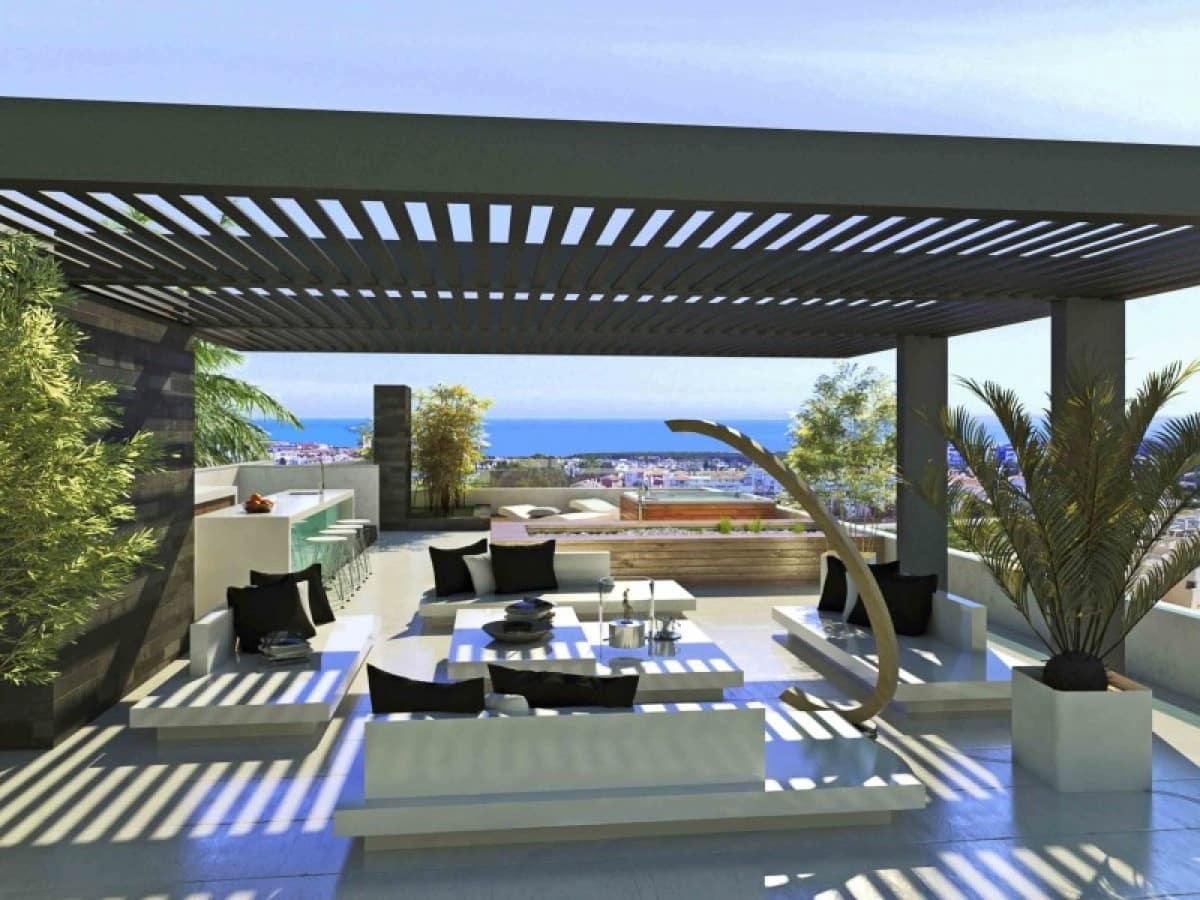 Chalet de 4 habitaciones en Estepona en venta con piscina garaje - 1.435.000 € (Ref: 9553569)