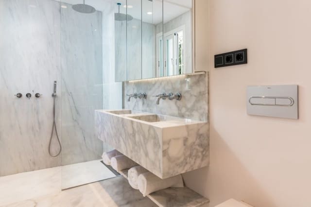 4 soverom Leilighet til salgs i Golden Mile, Marbella med svømmebasseng garasje - € 895 000 (Ref: 9553573)