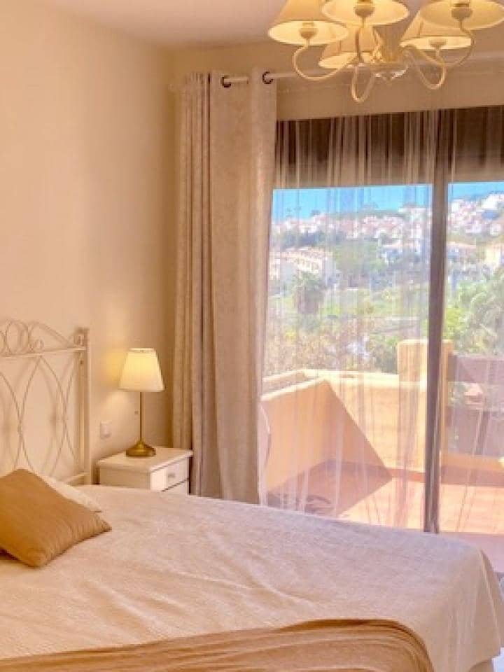 2 soverom Leilighet til salgs i Estepona med svømmebasseng garasje - € 310 000 (Ref: 9553576)