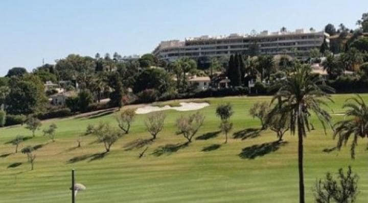 Ático de 2 habitaciones en Marbella en venta con piscina garaje - 495.000 € (Ref: 9553584)