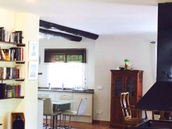 6 bedroom Villa for sale in Estepona with pool garage - € 1,615,000 (Ref: 9553586)