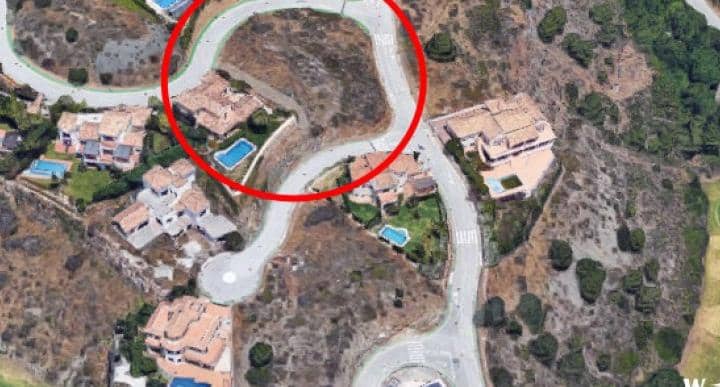 Building Plot for sale in Benahavis - € 460,000 (Ref: 9553589)