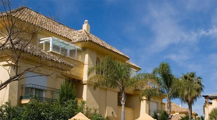 Apartamento de 3 habitaciones en Marbella en venta con piscina garaje - 1.500.000 € (Ref: 9553590)