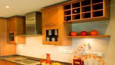 Apartamento de 3 habitaciones en Puerto Banus en venta con piscina - 900.000 € (Ref: 9553596)